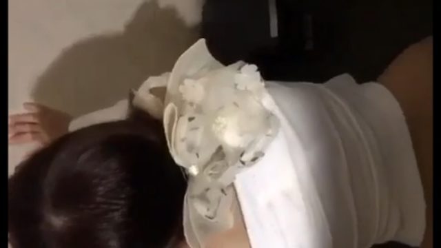 Địt vội bé sugar baby trong toilet trung tâm thương mại