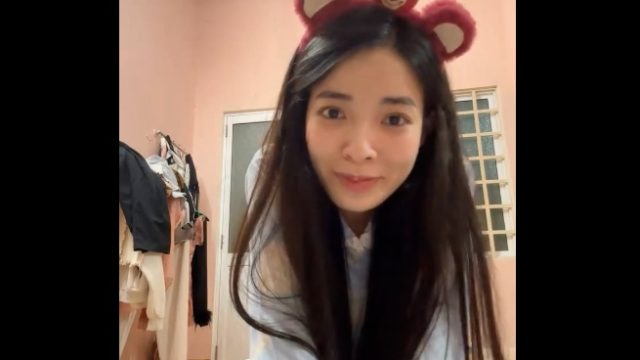 Cứ ngỡ là gái ngoan ai dè là gái dâm