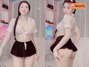 Tôi ước cặp mông này của em đặt lên con cặc tôi