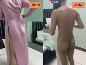 Nam sinh, bắt cô giáo mặc áo dài địt cho kích thích