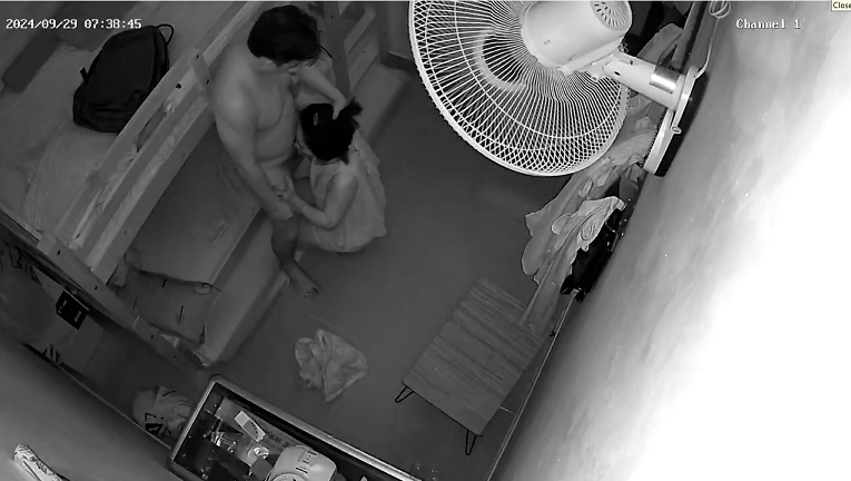 Em giúp việc nửa đêm bú cặc anh chủ nhà đã có vợ