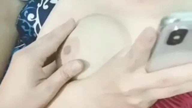 Gạ chịch em gái miền Tây vú to lồn cực múp