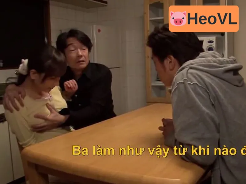 Bố và anh chồng thi nhau xuất tinh đầy lồn nàng dâu