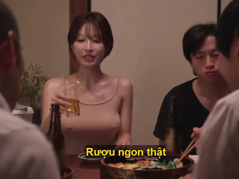 Cô vợ nứng lồn gạ quan hệ cả nhà chồng